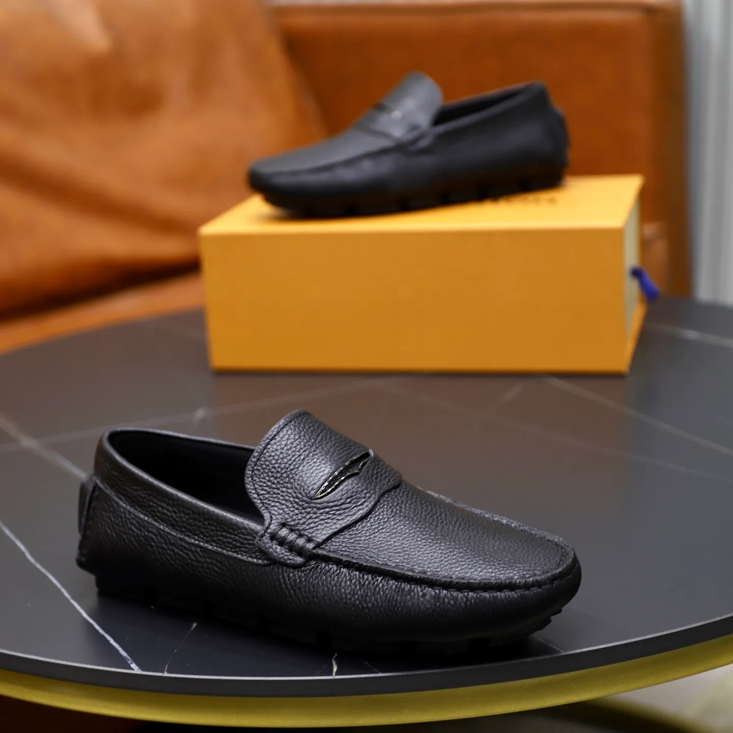 Ex-factory price: 480💰【LV】Louis Vuitton ⚠️High-end men’s driving and pedal series ⚠️38-44 (customized for 45) ⚠️All original cowhide leather! Thick and soft! Made entirely of calfskin lining! Rubber sheet anti-slip beanie sole! Three-dimensional package technology! Fashionable and classic! Handicrafts! Original high quality! Feel free to compare!